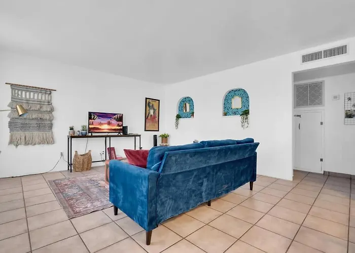 Pet Friendly Getaway With 2 Pools *