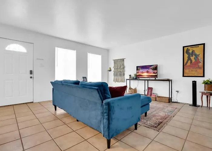 Pet Friendly Getaway With 2 Pools *