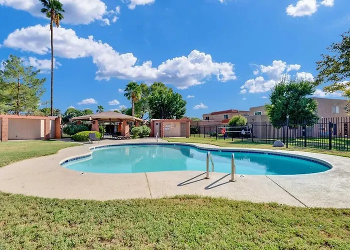 Pet Friendly Getaway With 2 Pools Tucson
